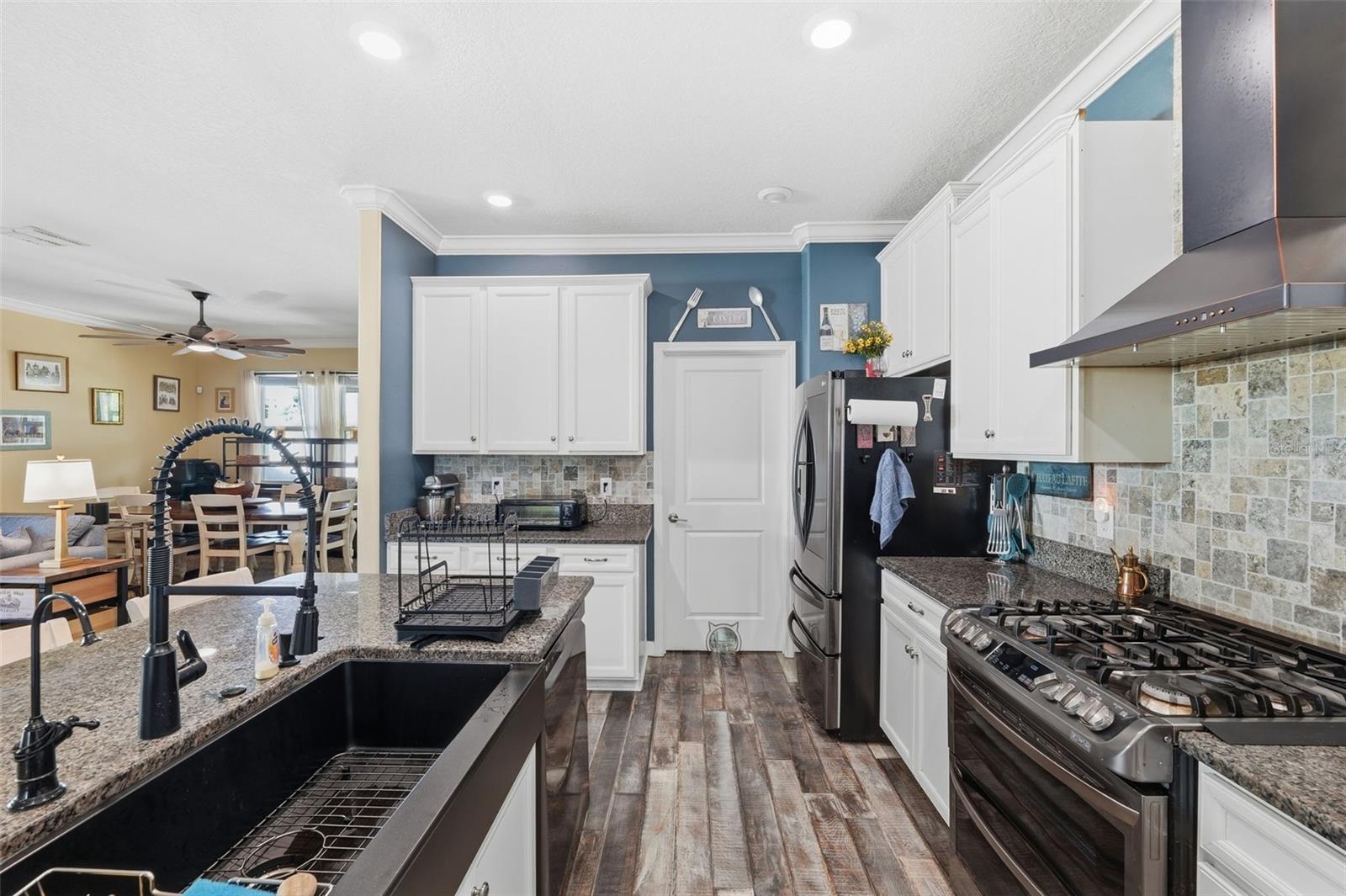 Image 8 of 45 For 21922 Crest Meadow Drive