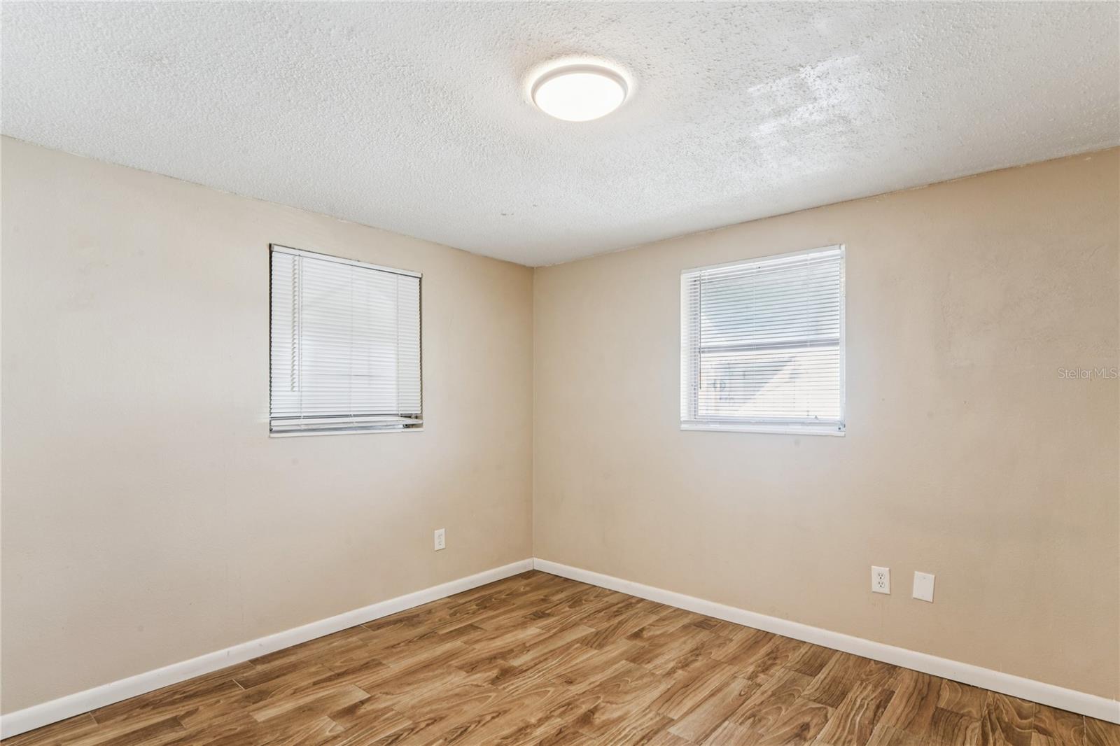 Image 25 of 38 For 4837 Vision Avenue