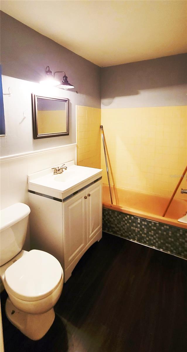 Image 18 of 28 For 210 Linebaugh Avenue