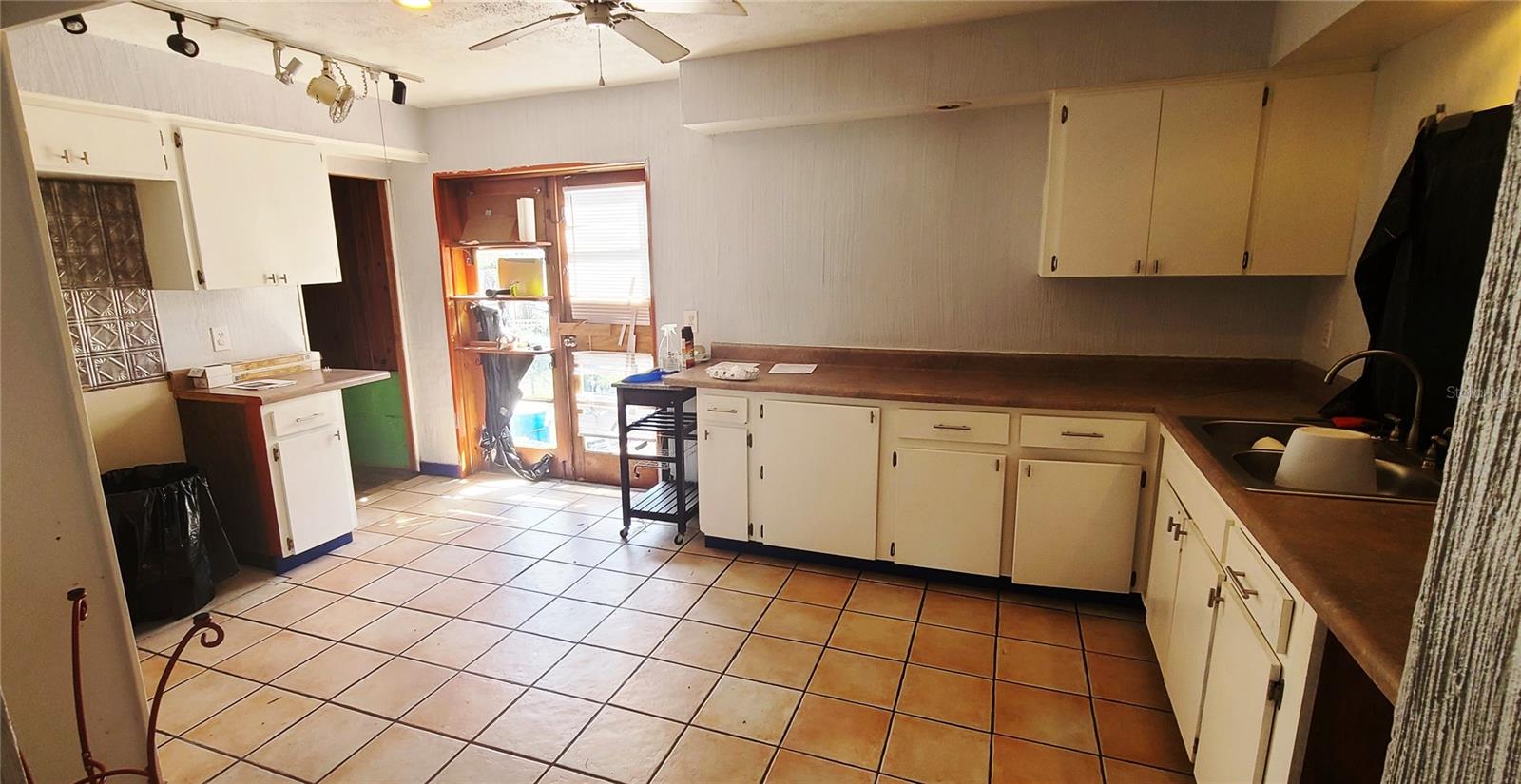 Image 9 of 28 For 210 Linebaugh Avenue