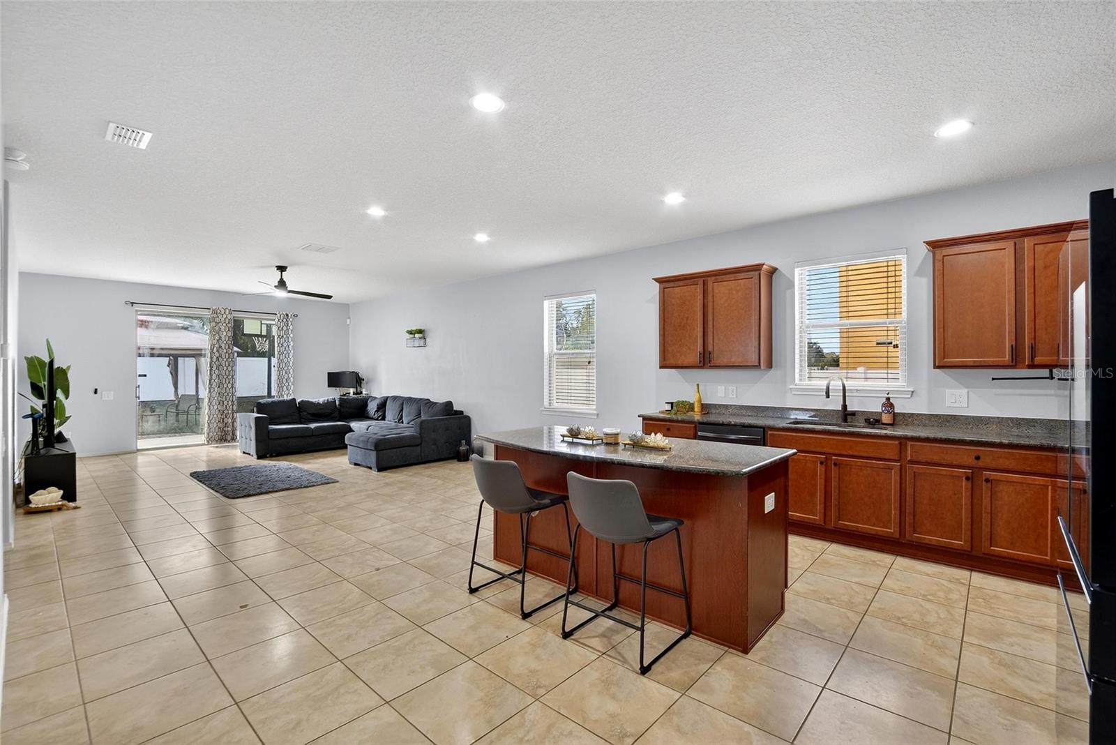 Image 14 of 54 For 653 Petal Mist Lane