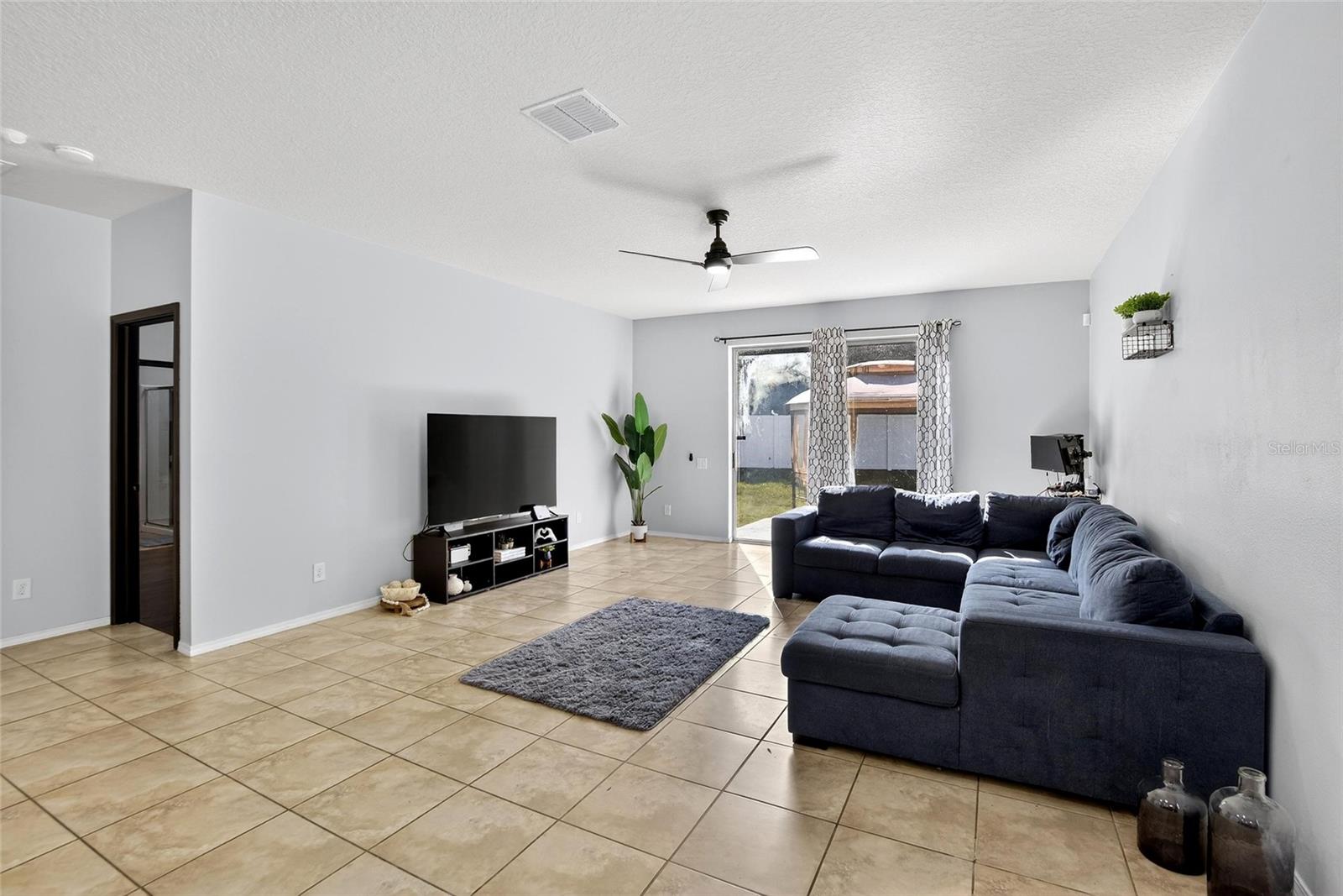 Image 19 of 54 For 653 Petal Mist Lane