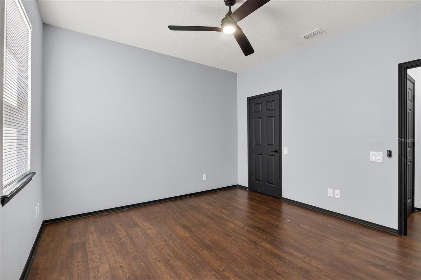 Image 33 of 54 For 653 Petal Mist Lane