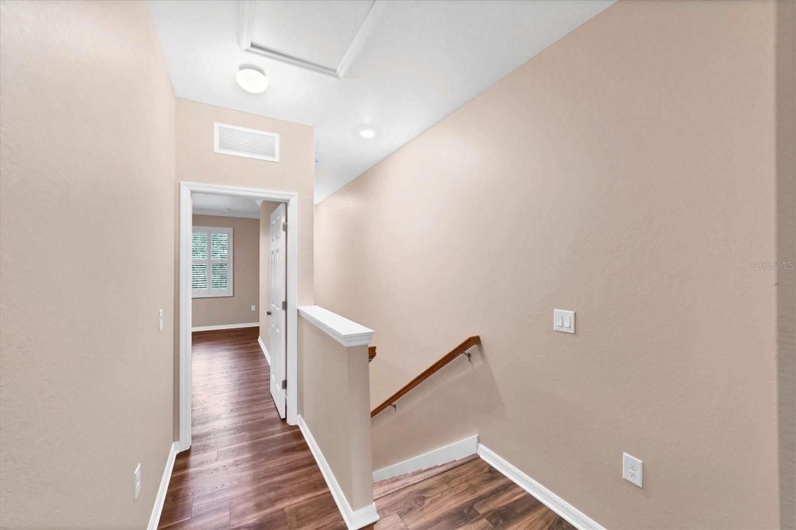 Image 15 of 44 For 20292 Lagente Circle