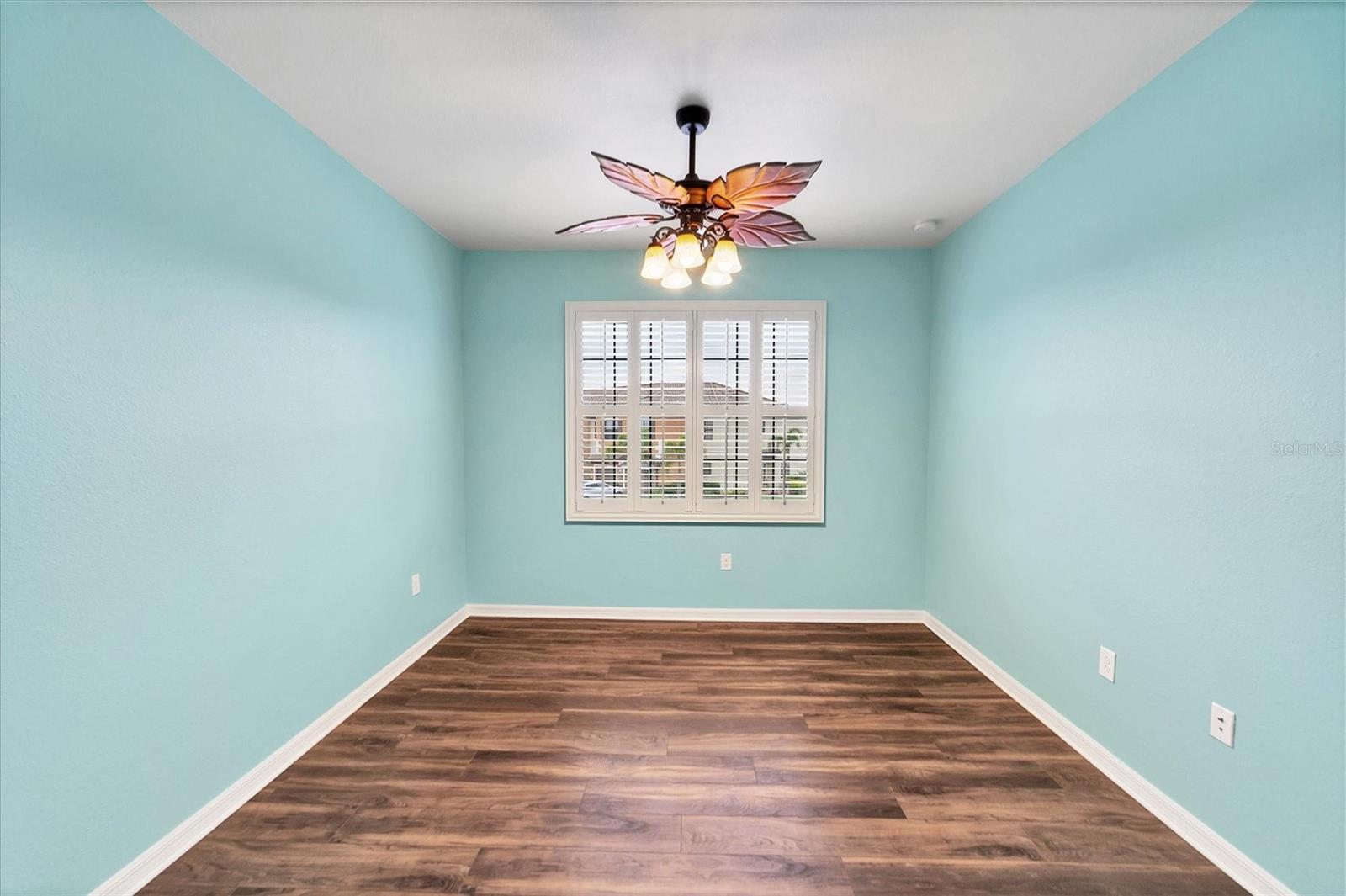 Image 19 of 44 For 20292 Lagente Circle