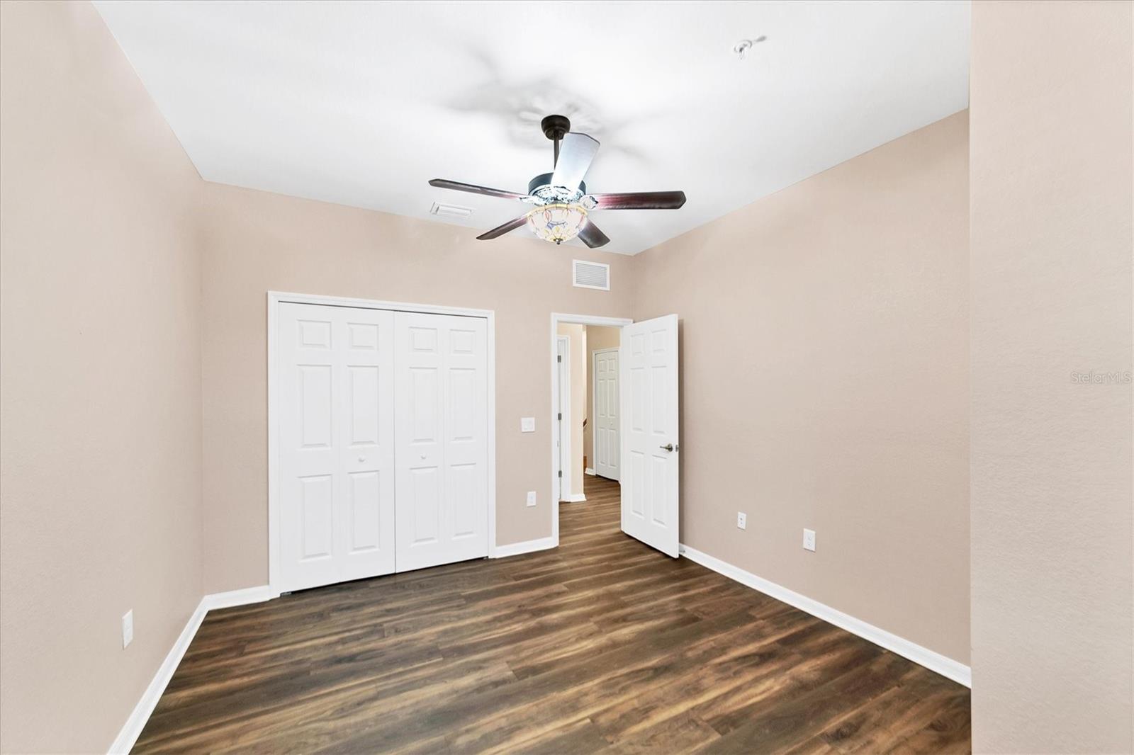 Image 23 of 44 For 20292 Lagente Circle