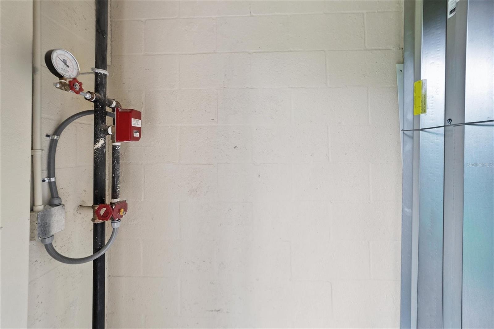 Image 25 of 44 For 20292 Lagente Circle