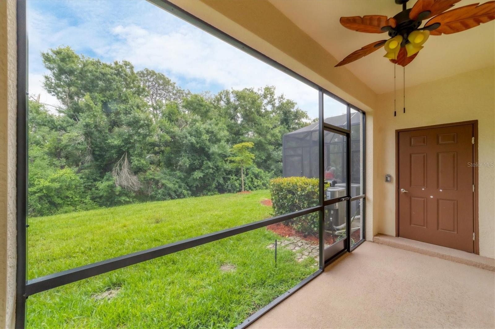 Image 26 of 44 For 20292 Lagente Circle