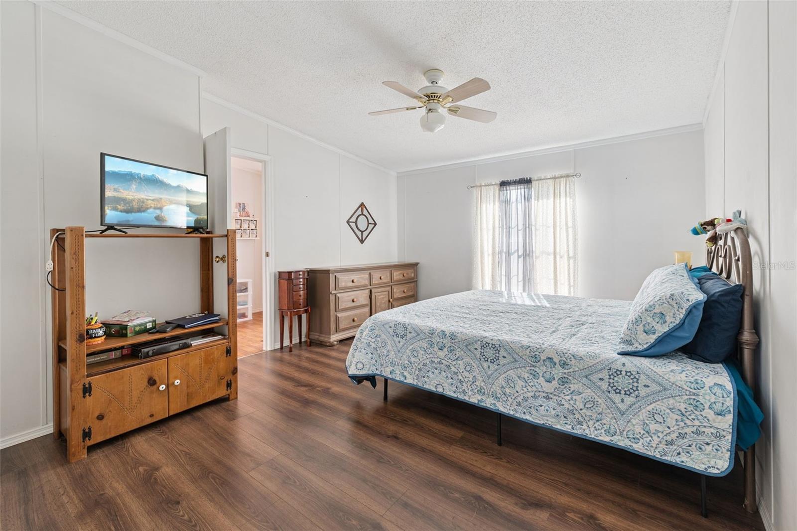 Image 13 of 47 For 294 Cesara Estates Loop