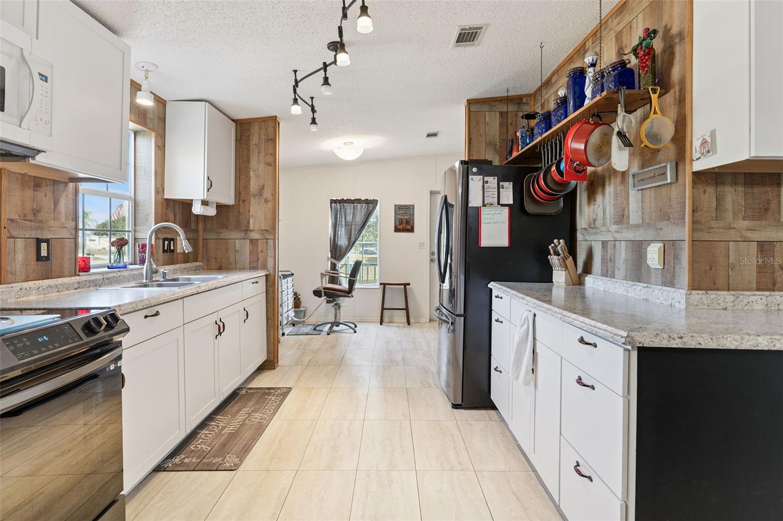 Image 3 of 47 For 294 Cesara Estates Loop