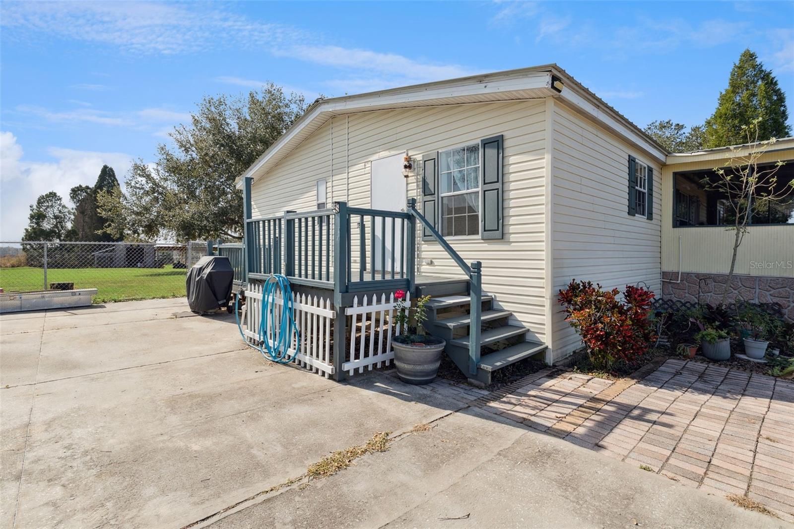 Image 32 of 47 For 294 Cesara Estates Loop