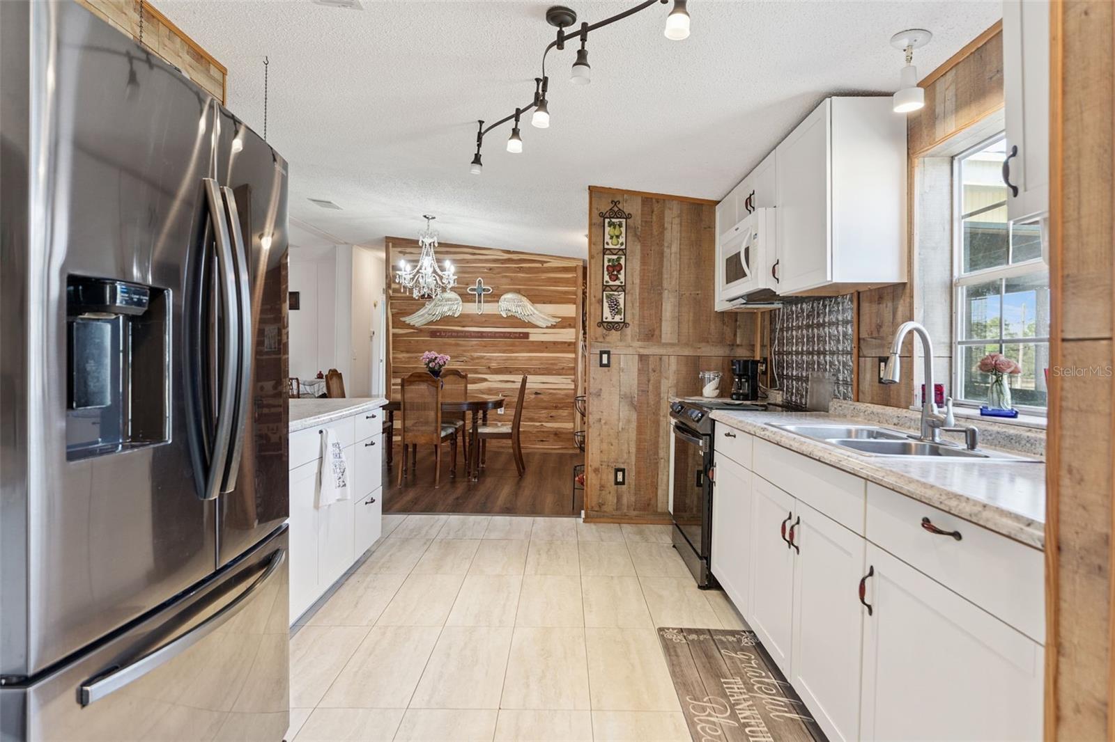 Image 5 of 47 For 294 Cesara Estates Loop