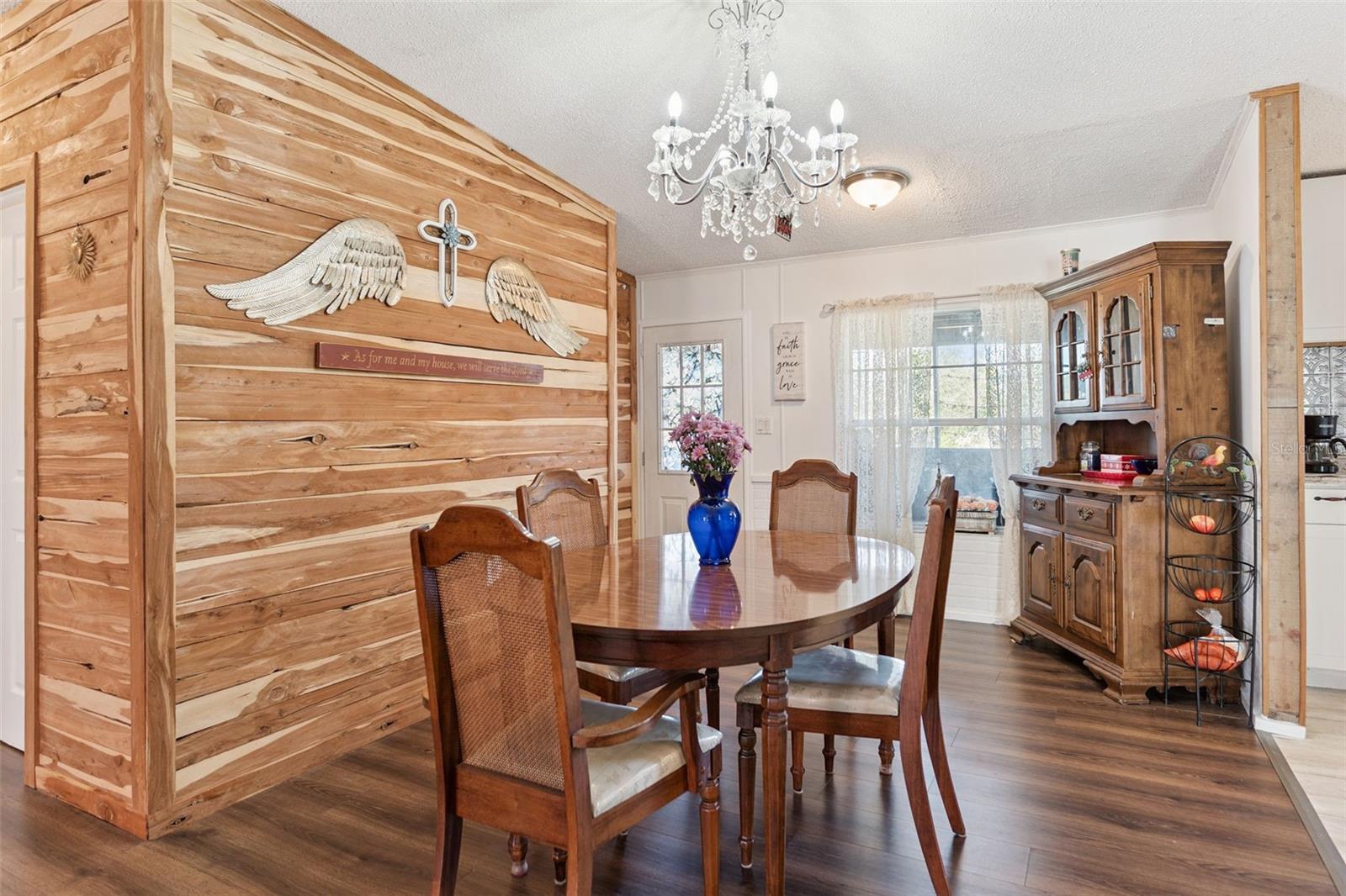 Image 7 of 47 For 294 Cesara Estates Loop