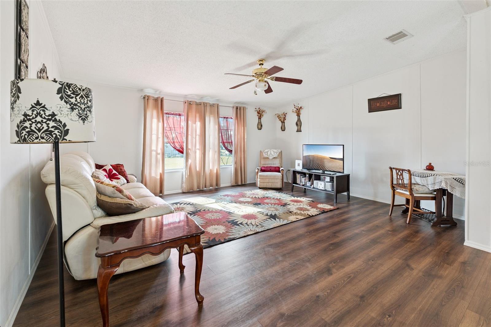 Image 9 of 47 For 294 Cesara Estates Loop