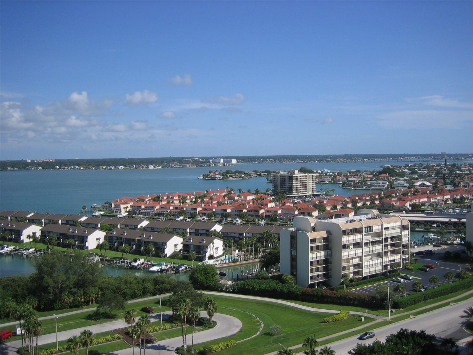 Image 20 of 60 For 1540 Gulf Boulevard 1707