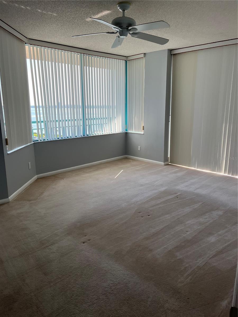 Image 21 of 60 For 1540 Gulf Boulevard 1707