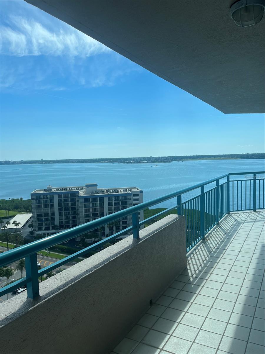 Image 24 of 60 For 1540 Gulf Boulevard 1707