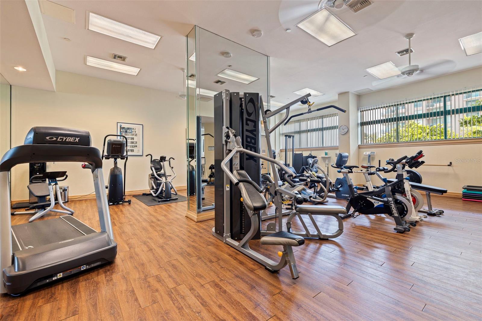 Image 33 of 60 For 1540 Gulf Boulevard 1707