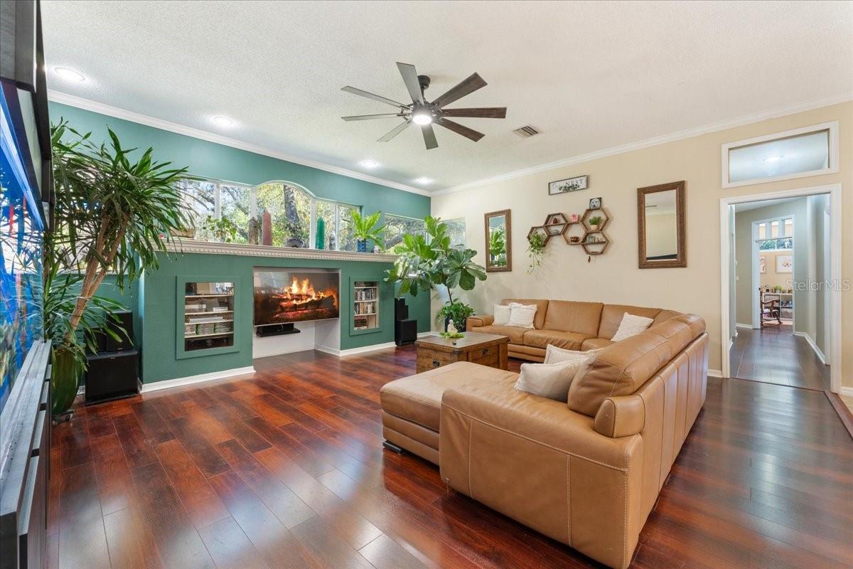 Image 23 of 75 For 13624 Cooper Road