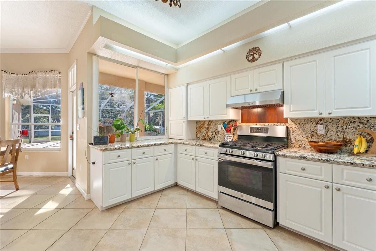 Image 28 of 75 For 13624 Cooper Road