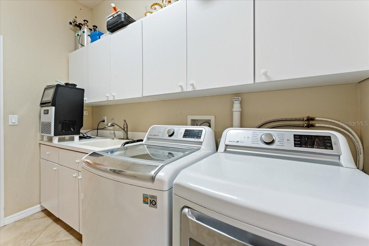 Image 48 of 75 For 13624 Cooper Road