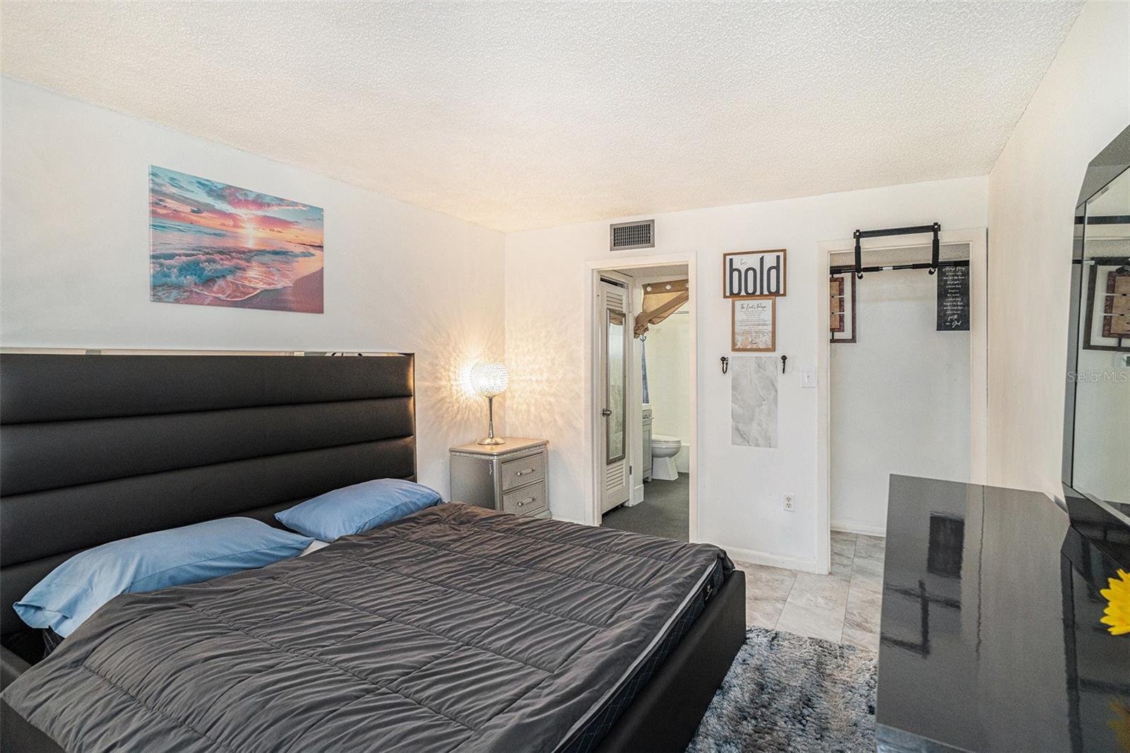 Image 16 of 26 For 5245 Amulet Drive 208