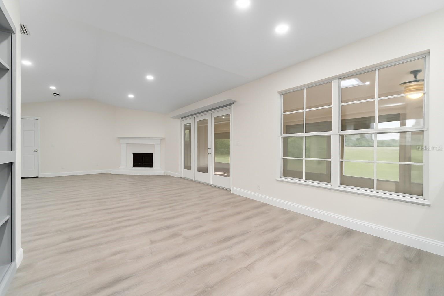 Image 12 of 58 For 4829 60th Terrace