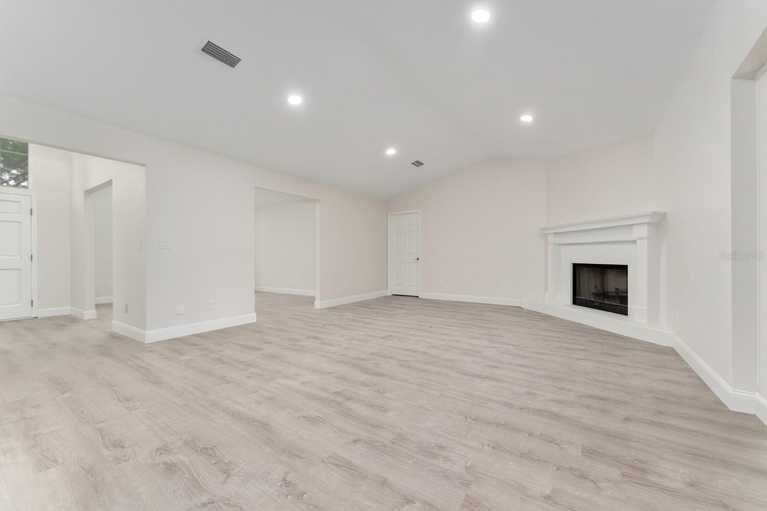 Image 14 of 58 For 4829 60th Terrace