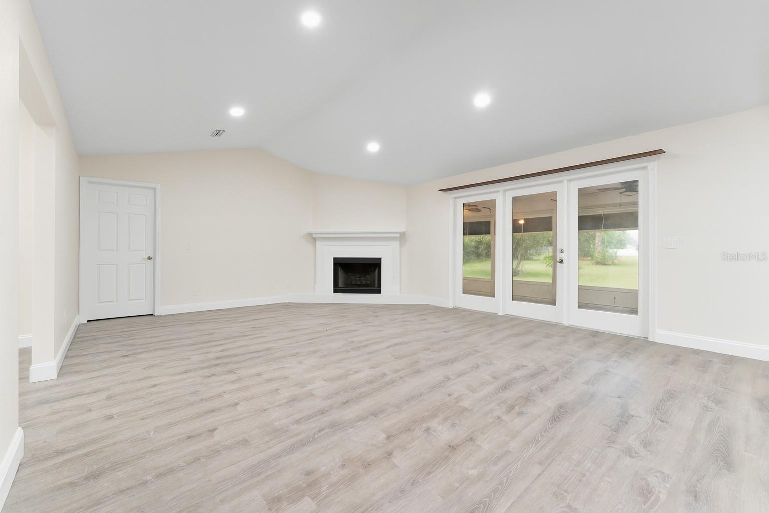 Image 6 of 58 For 4829 60th Terrace