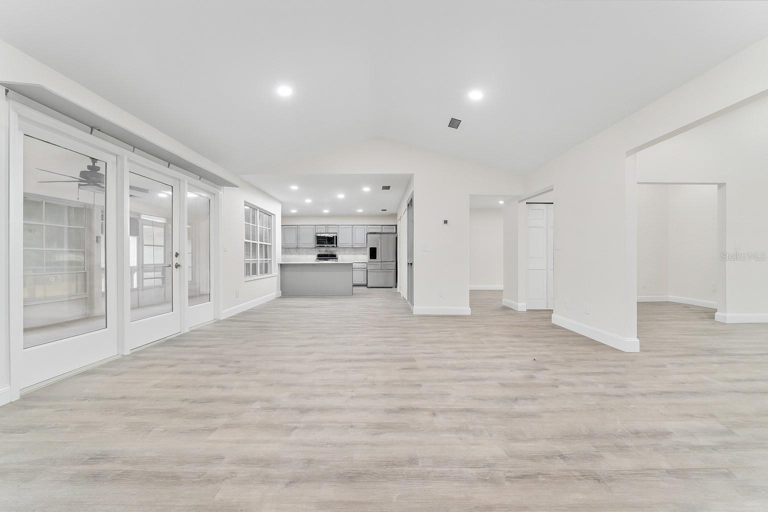 Image 7 of 58 For 4829 60th Terrace