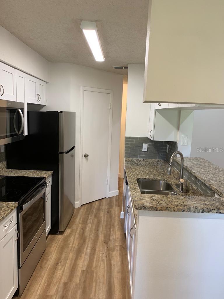 Image 9 of 17 For 8625 Mallard Reserve Drive 204