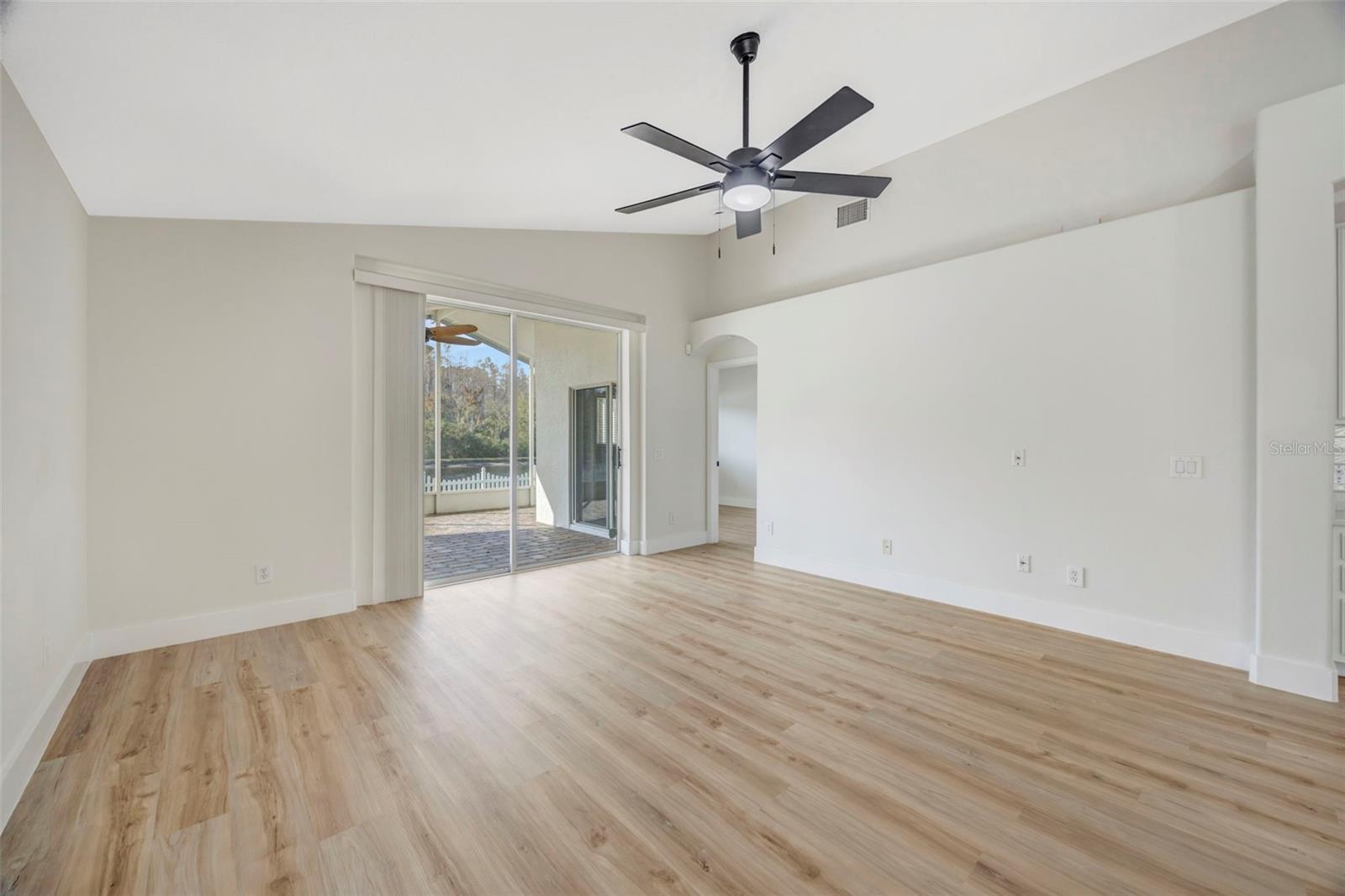 Image 16 of 61 For 19026 Fishermans Bend Drive