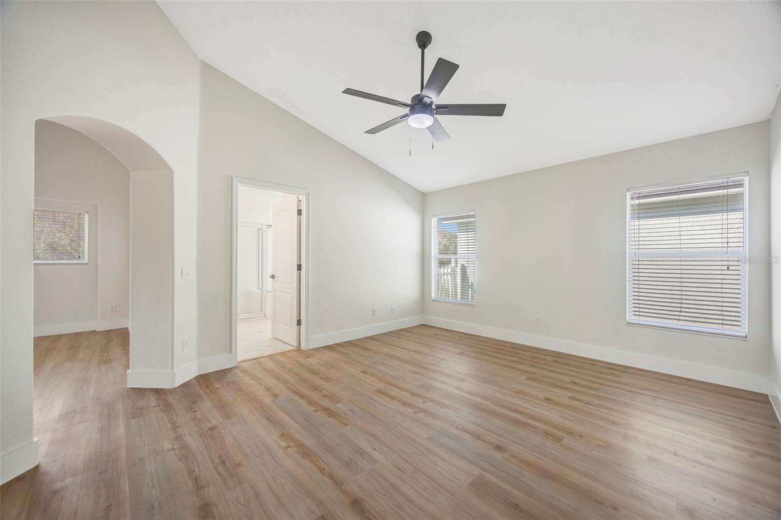 Image 19 of 61 For 19026 Fishermans Bend Drive