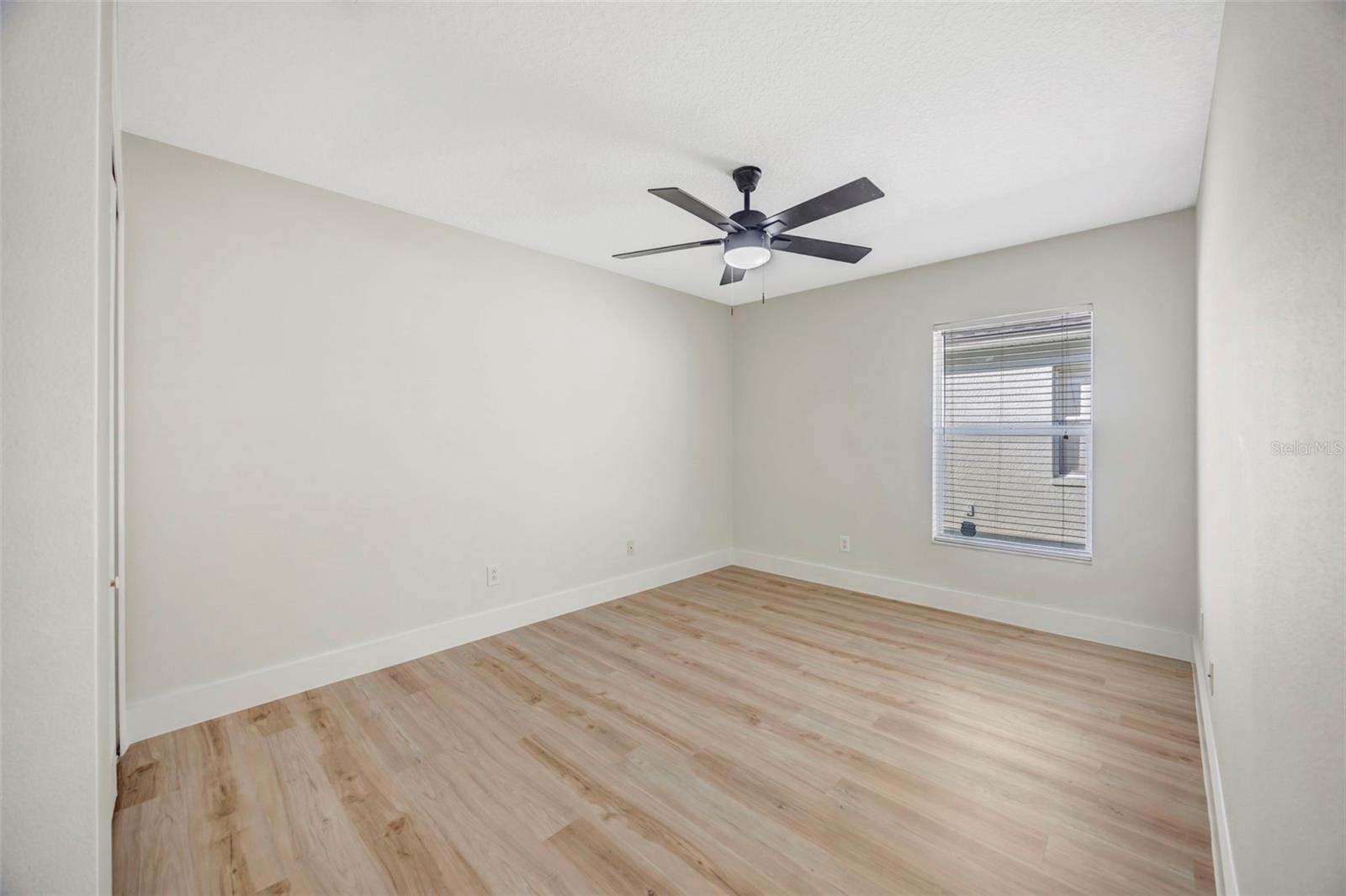 Image 32 of 61 For 19026 Fishermans Bend Drive