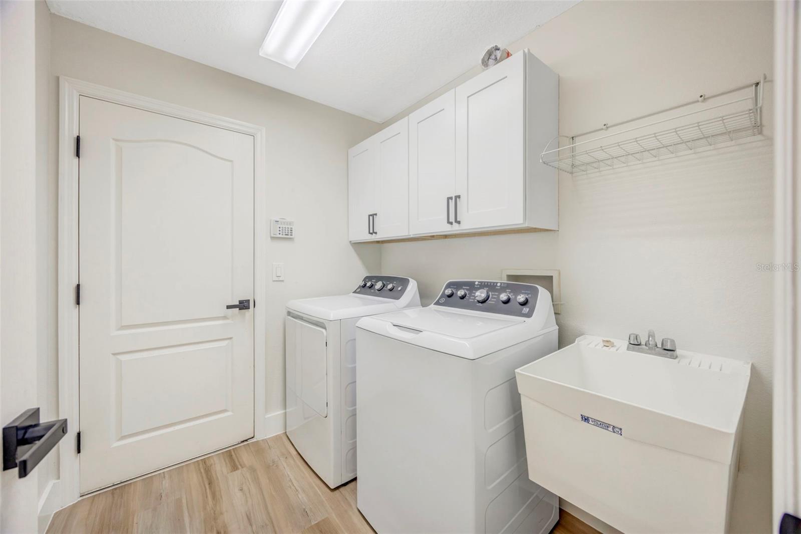 Image 34 of 61 For 19026 Fishermans Bend Drive