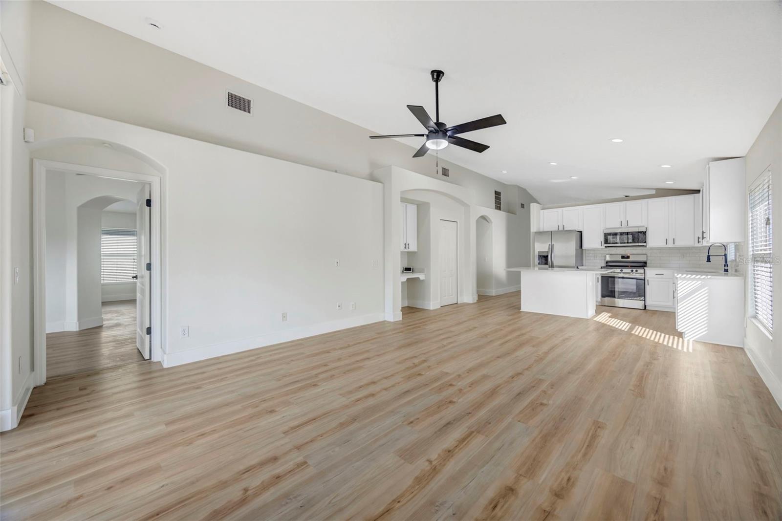 Image 8 of 61 For 19026 Fishermans Bend Drive