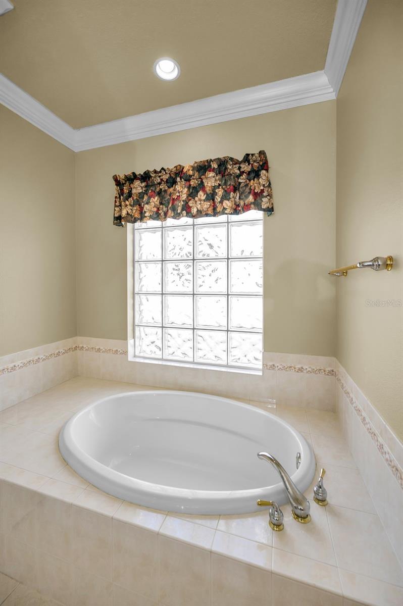 Image 17 of 36 For 9865 Sago Point Drive