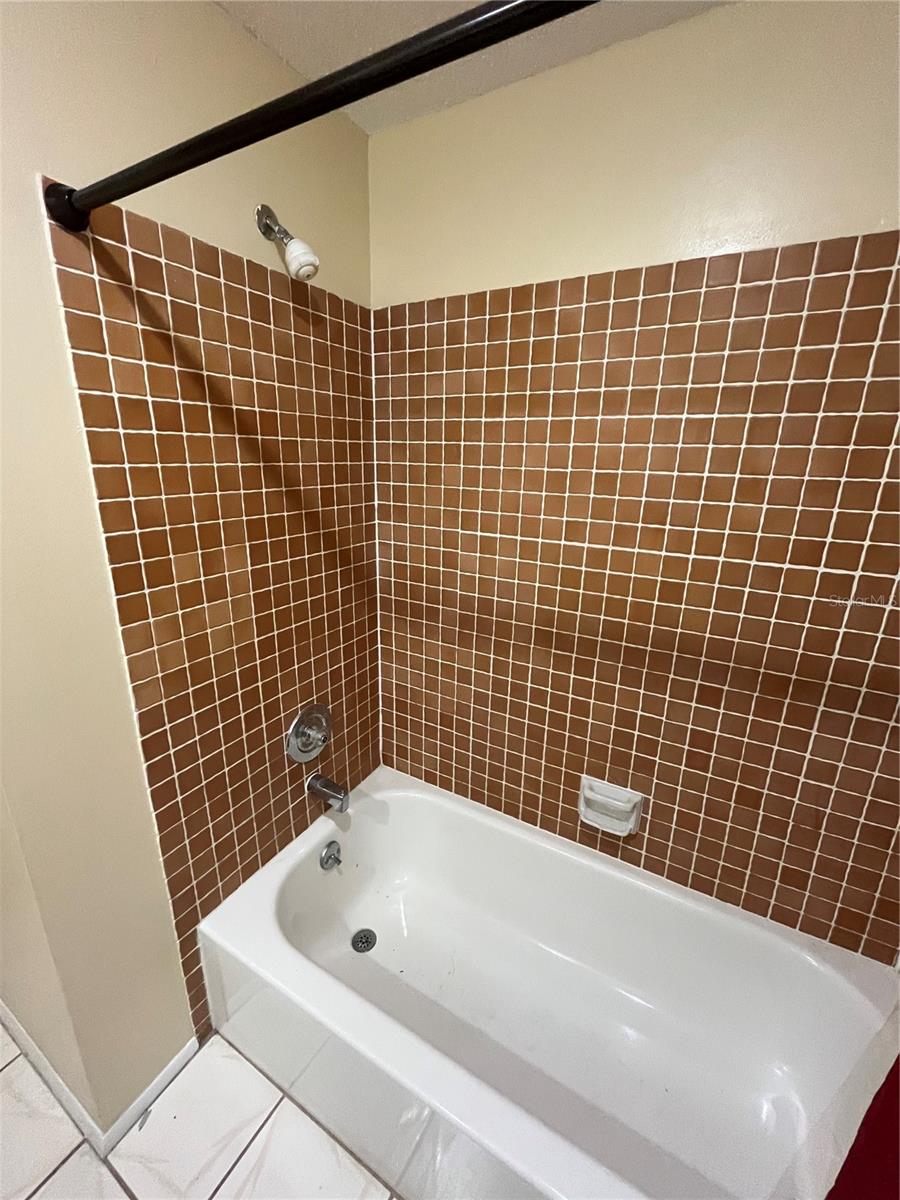 Image 21 of 28 For 211 Corkwood Lane