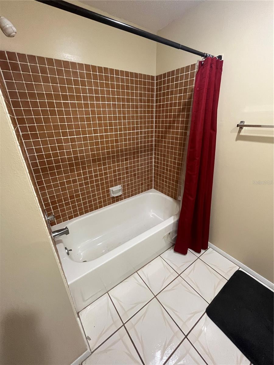 Image 22 of 28 For 211 Corkwood Lane