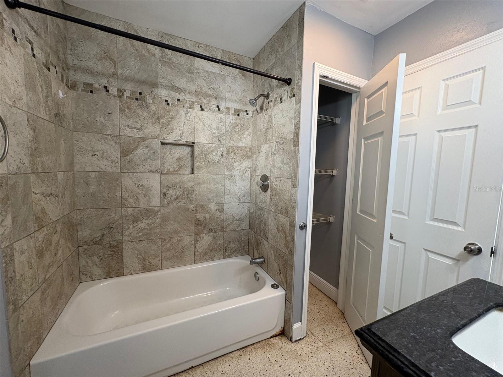 Image 13 of 15 For 4016 Carmen Street