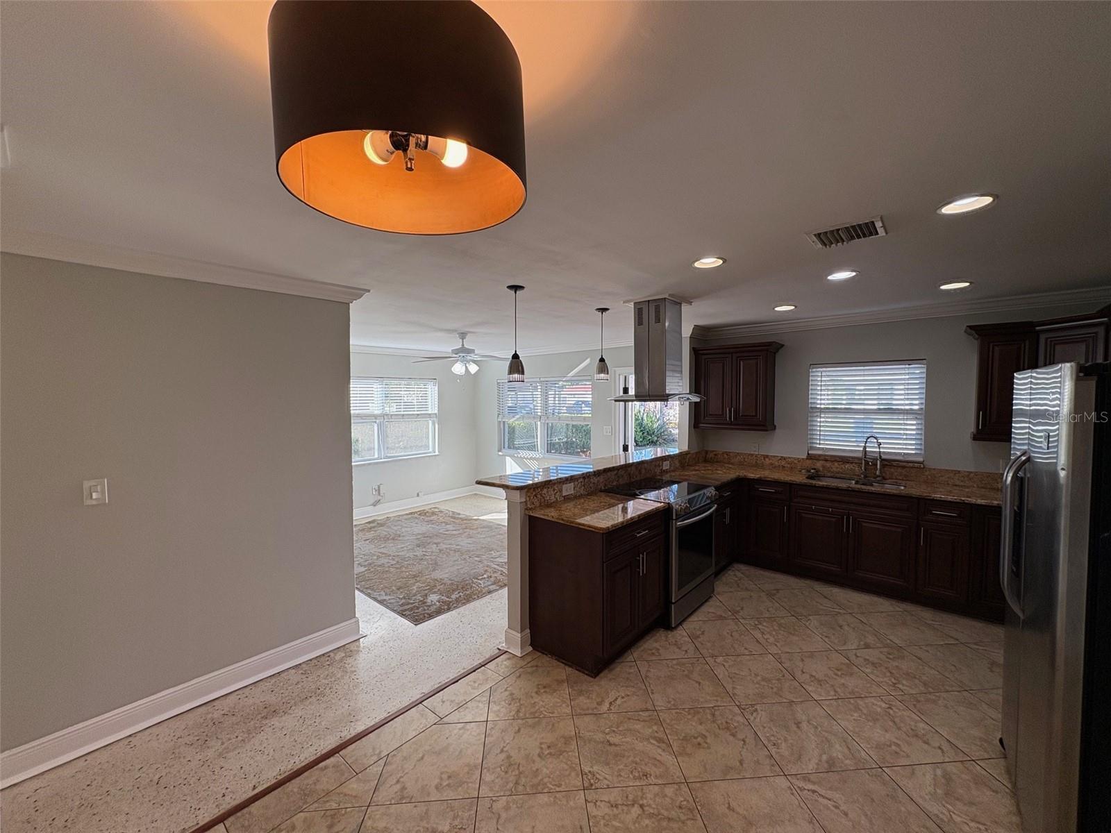 Image 5 of 15 For 4016 Carmen Street