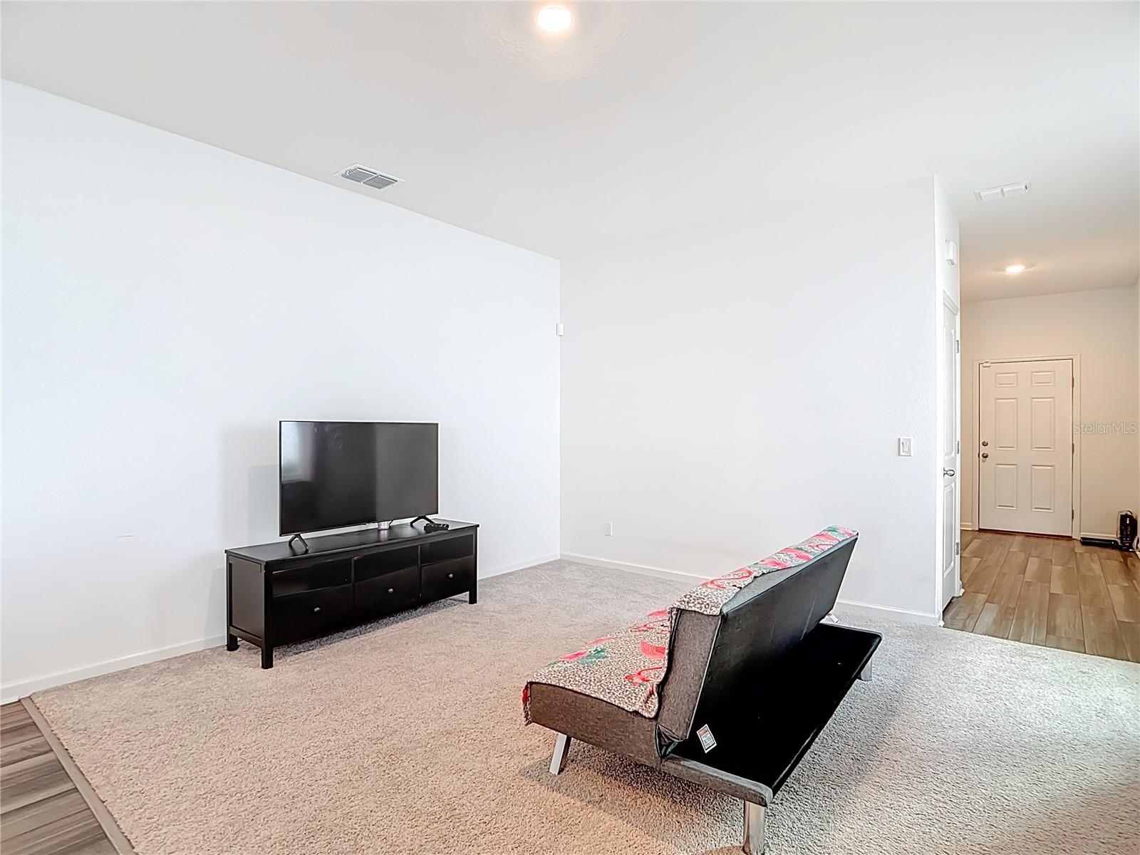 Image 8 of 28 For 38345 Honeysuckle Drive