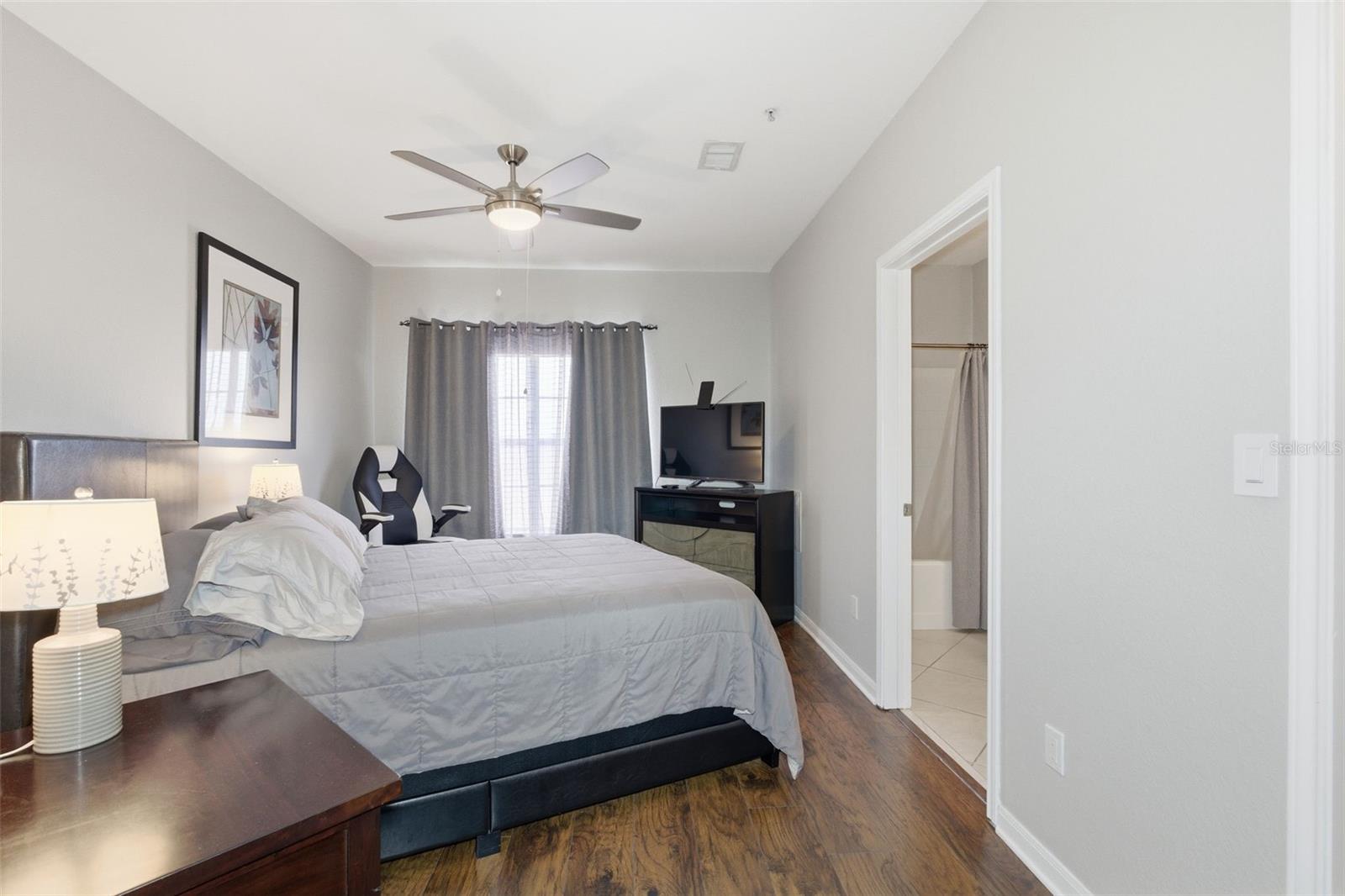 Image 22 of 68 For 4345 Bayside Village Drive 302