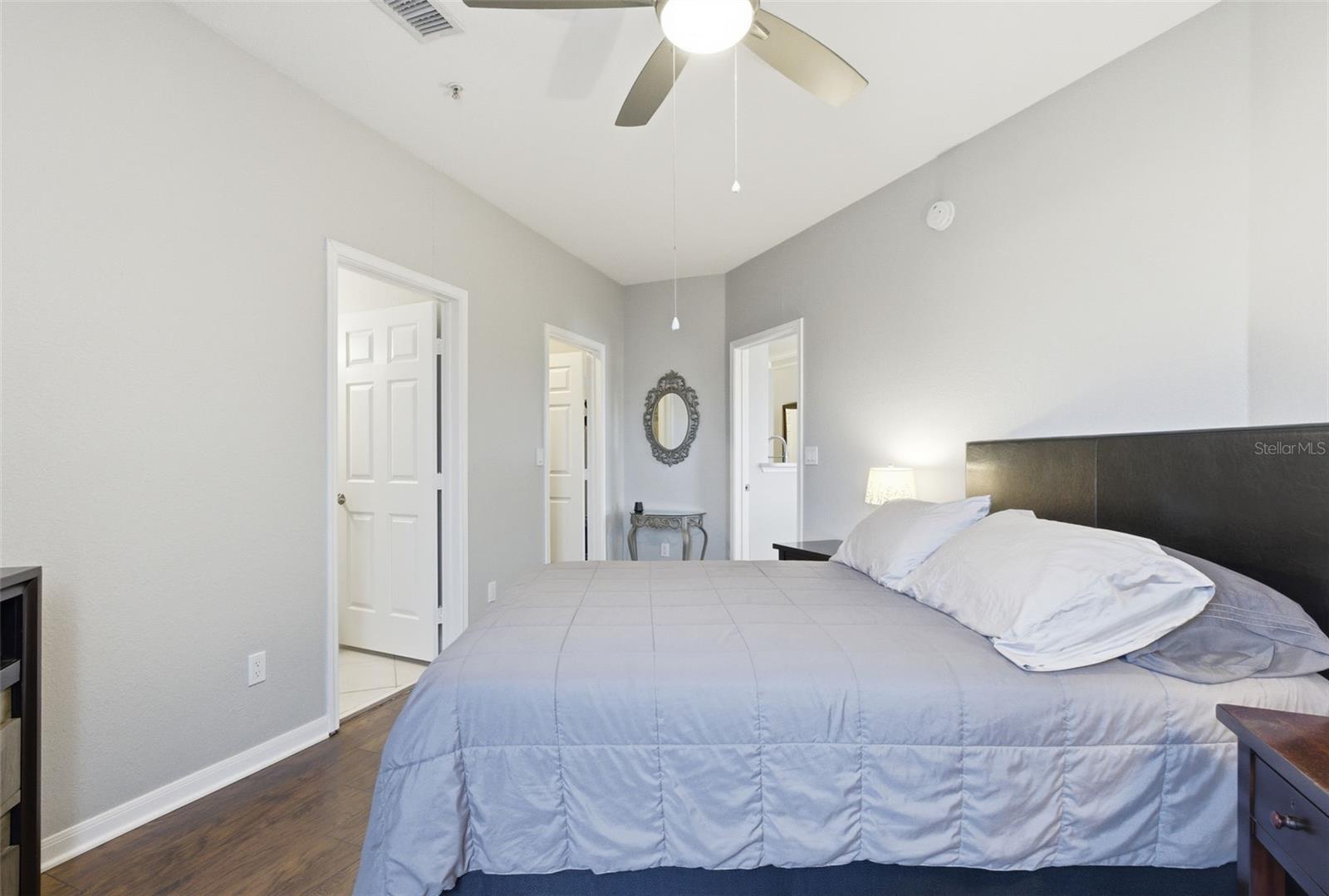 Image 23 of 68 For 4345 Bayside Village Drive 302