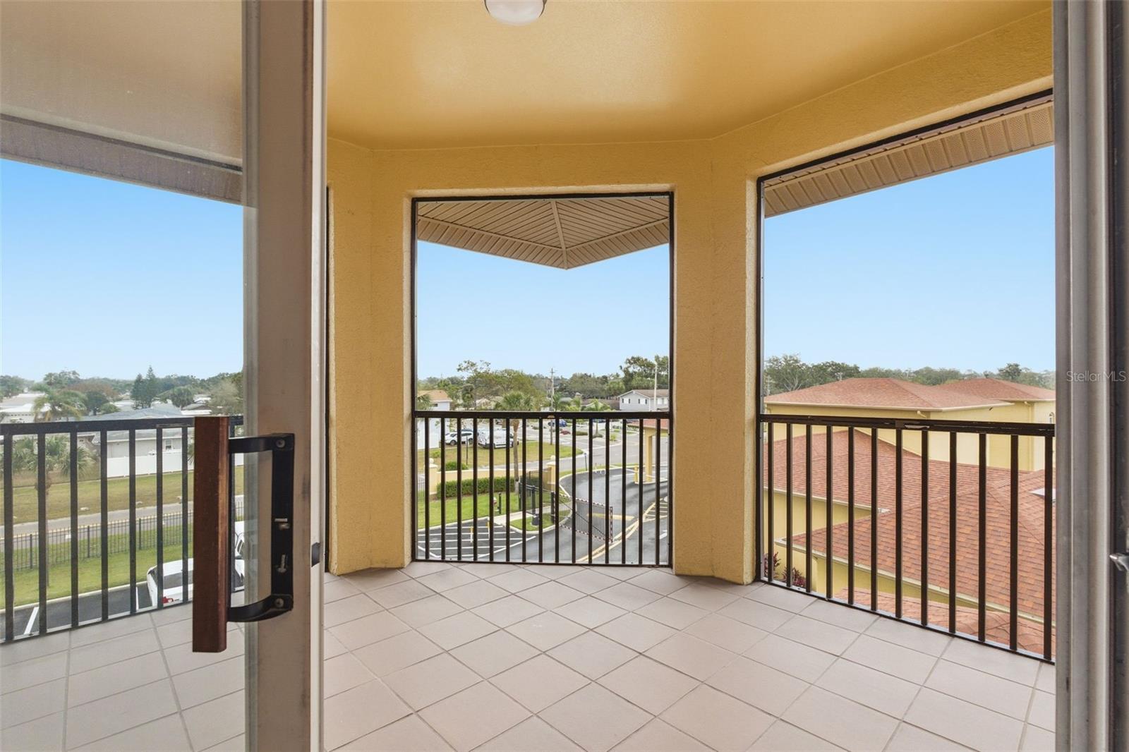 Image 35 of 68 For 4345 Bayside Village Drive 302