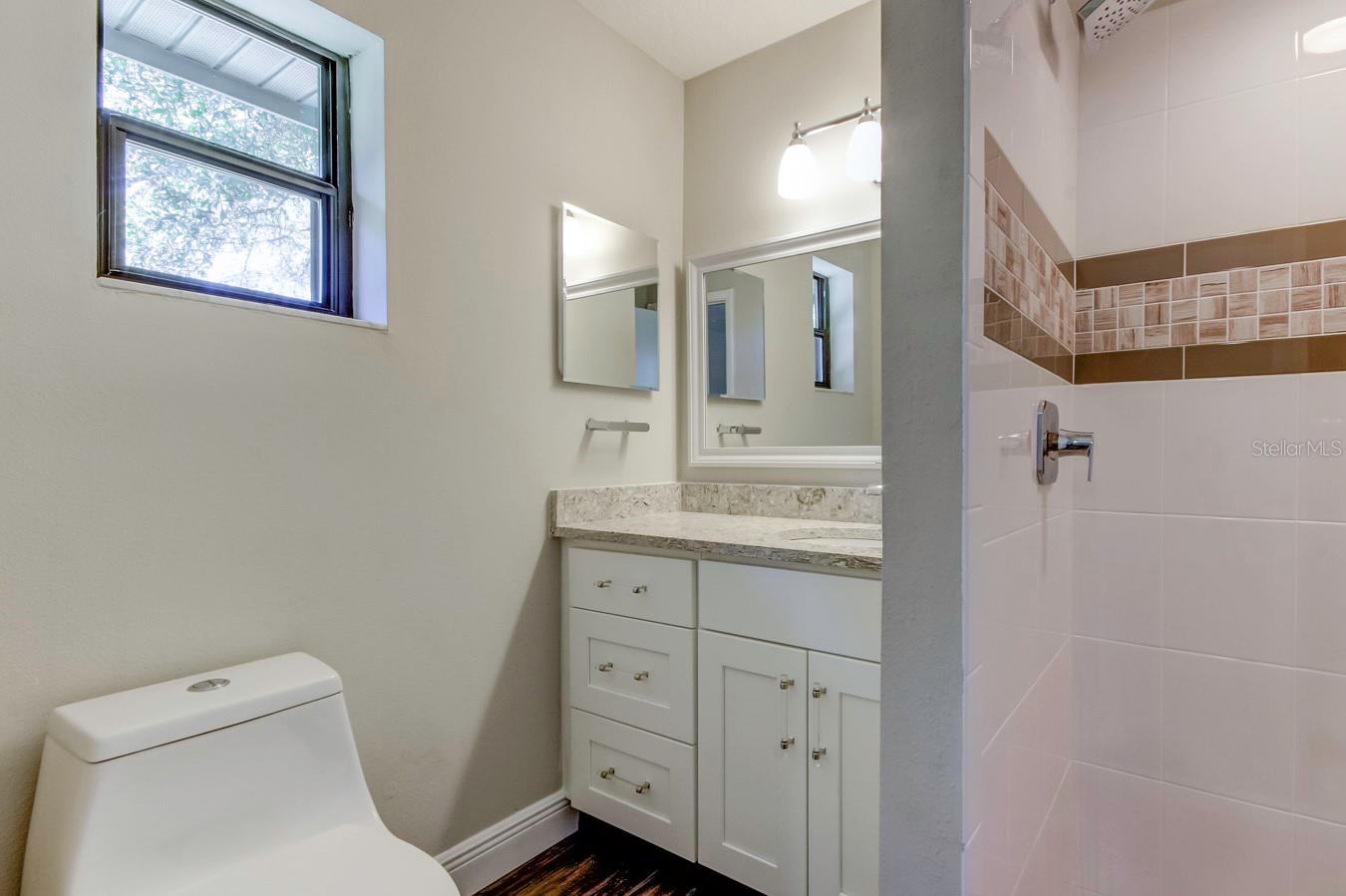 Image 18 of 29 For 1431 Noell Boulevard