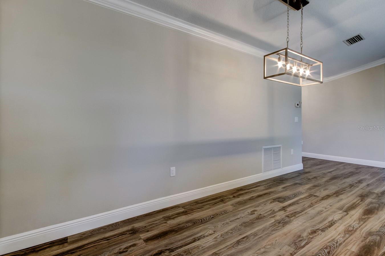 Image 9 of 29 For 1431 Noell Boulevard