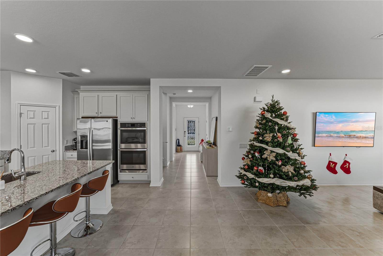 Image 15 of 58 For 9506 Crescent Ray Drive