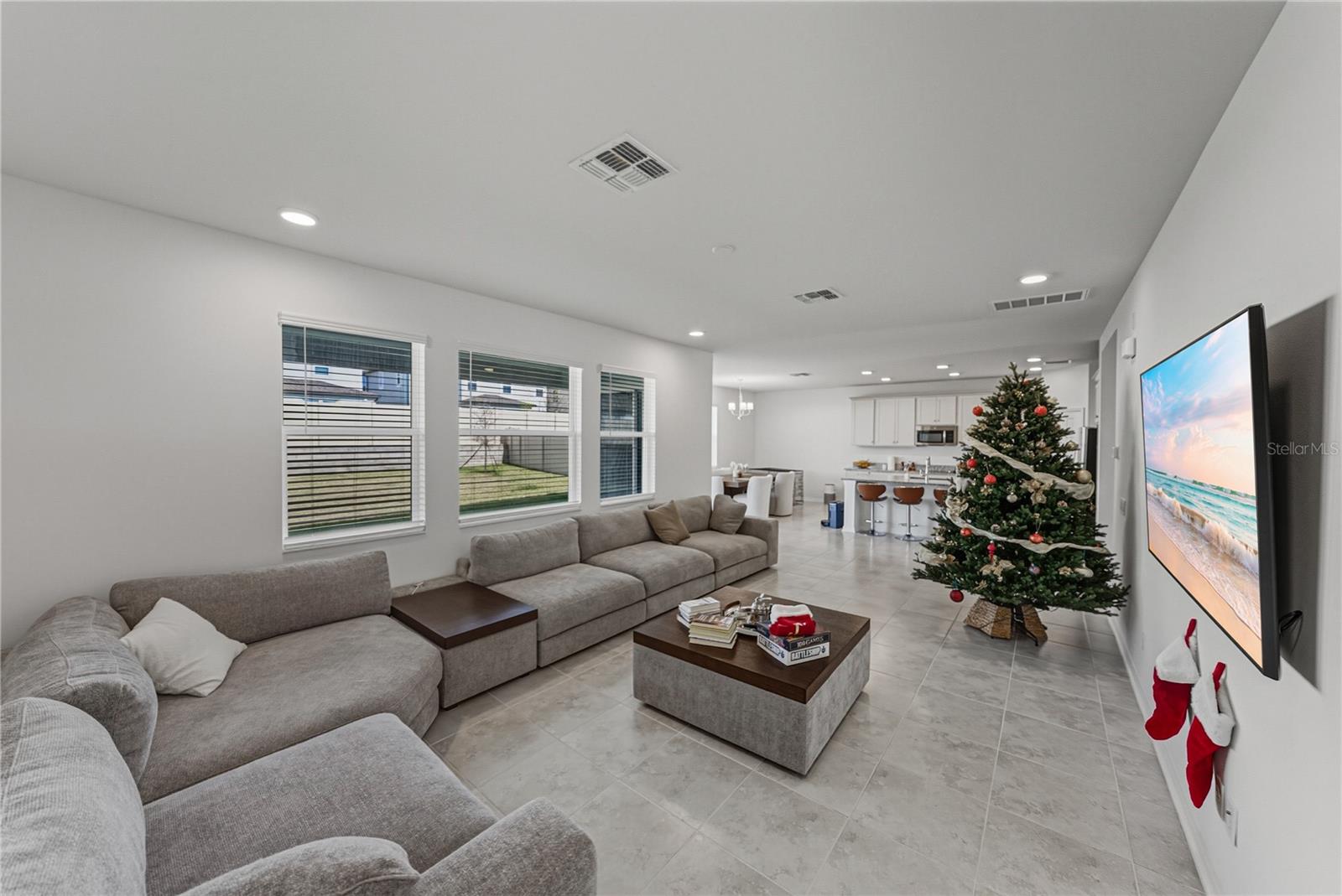 Image 23 of 58 For 9506 Crescent Ray Drive