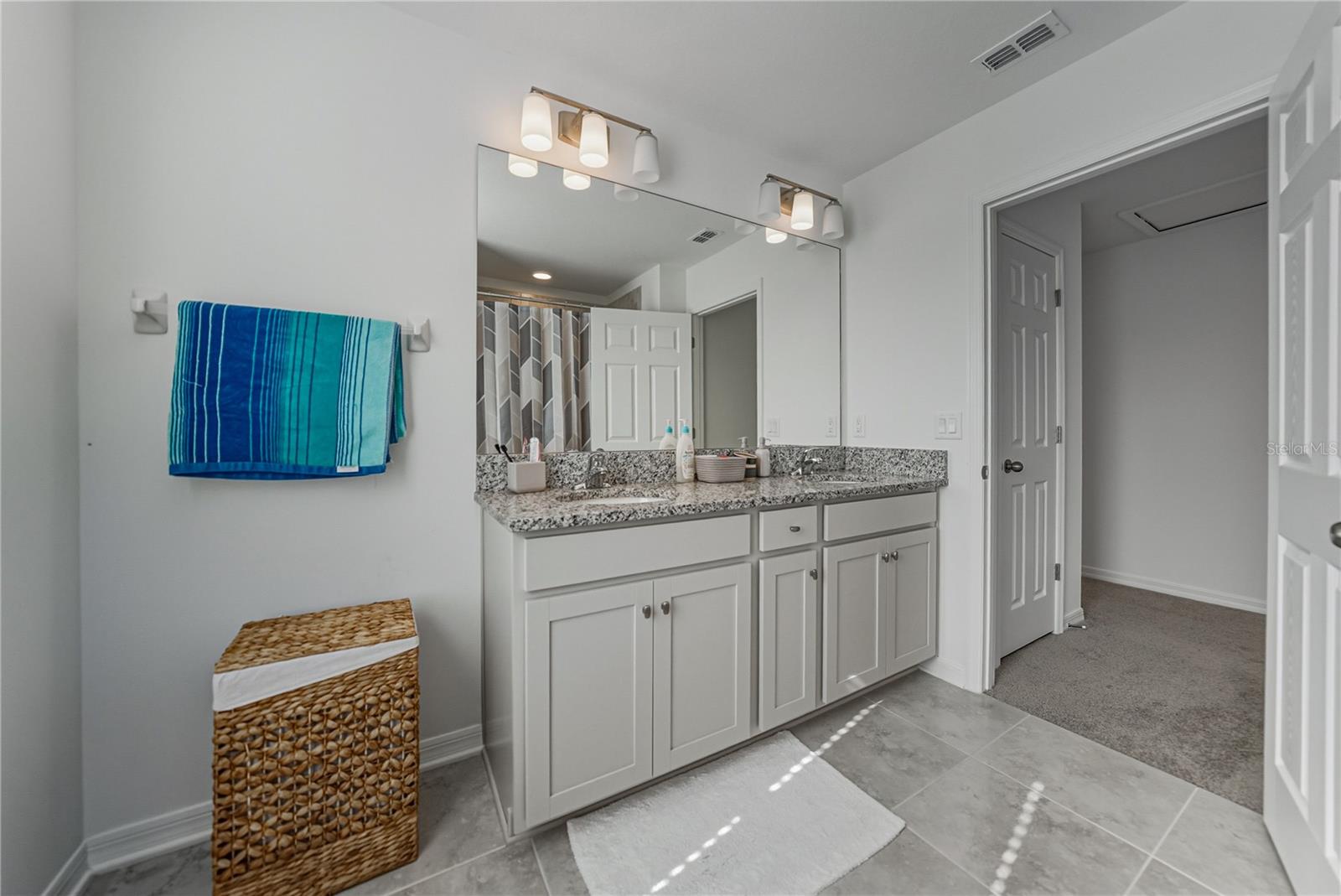 Image 30 of 58 For 9506 Crescent Ray Drive